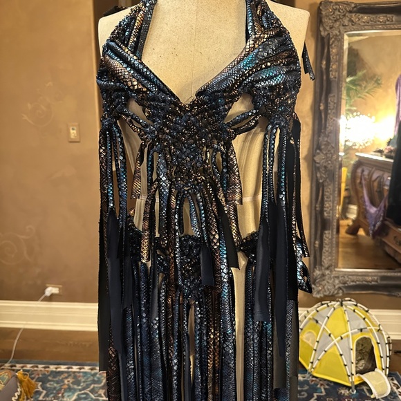 Original GoodVibeGoda Handmade Macramé Rope Black, Blue and Gold Festival Outfit - Picture 15 of 16